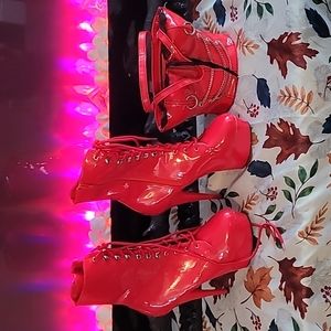 Red purse / Red Heels